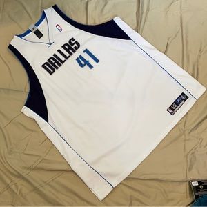 Dallas Nowitzki jersey